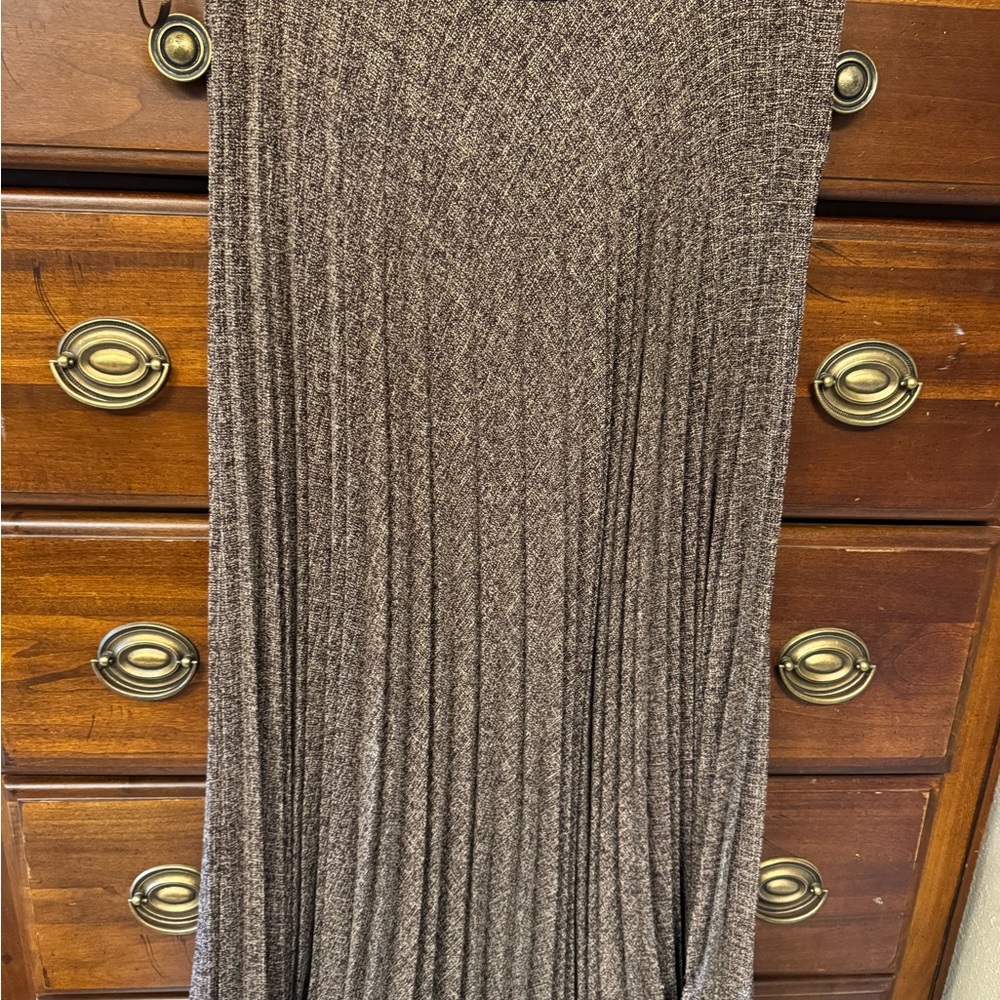 e-col-o-gie Pleated Skirt – Size 12